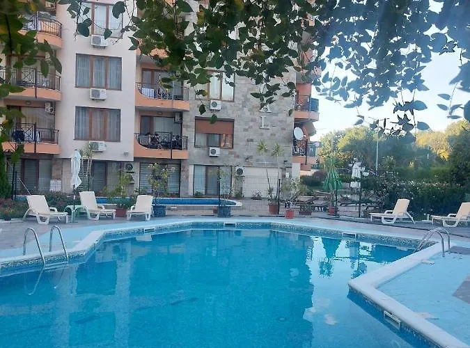 комплекс бриз / Breeze Complex Солнечный берег